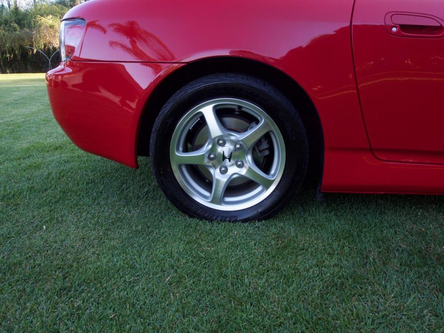Детали экстерьера Honda S2000 (AP1) 2000 года  (фото 46 из 131)